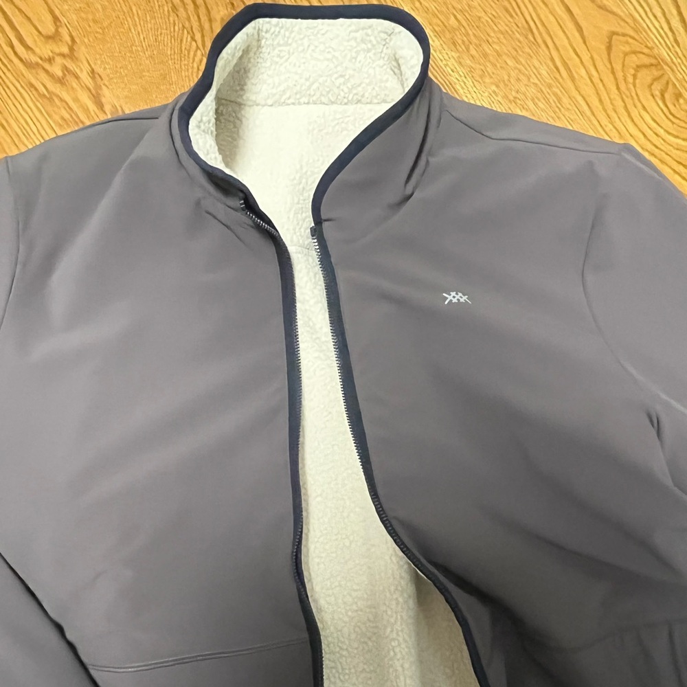 Rhône:  Fairbanks fleece Jacket:  Stone/Shale.  Size M.
Reversible